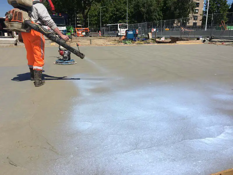 Application of curing compounds in concrete | Curing of concrete
