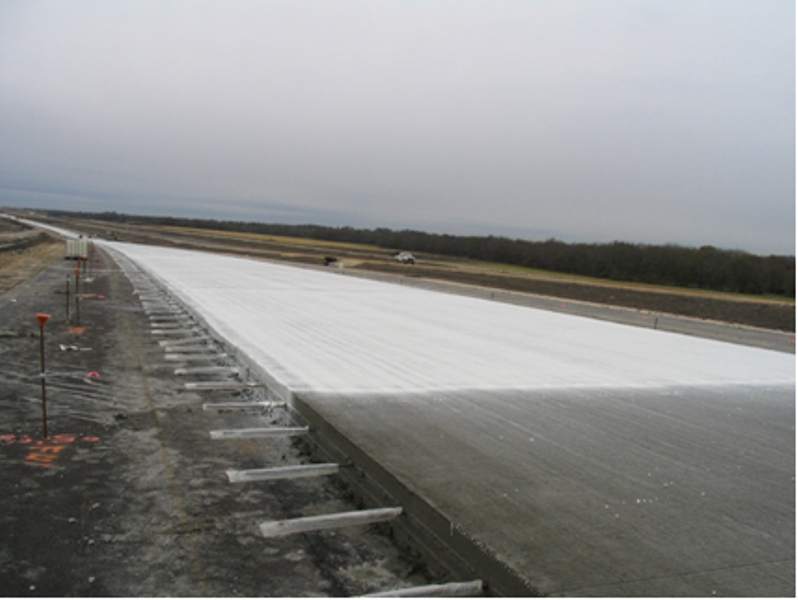 Concrete curing compound for pavements